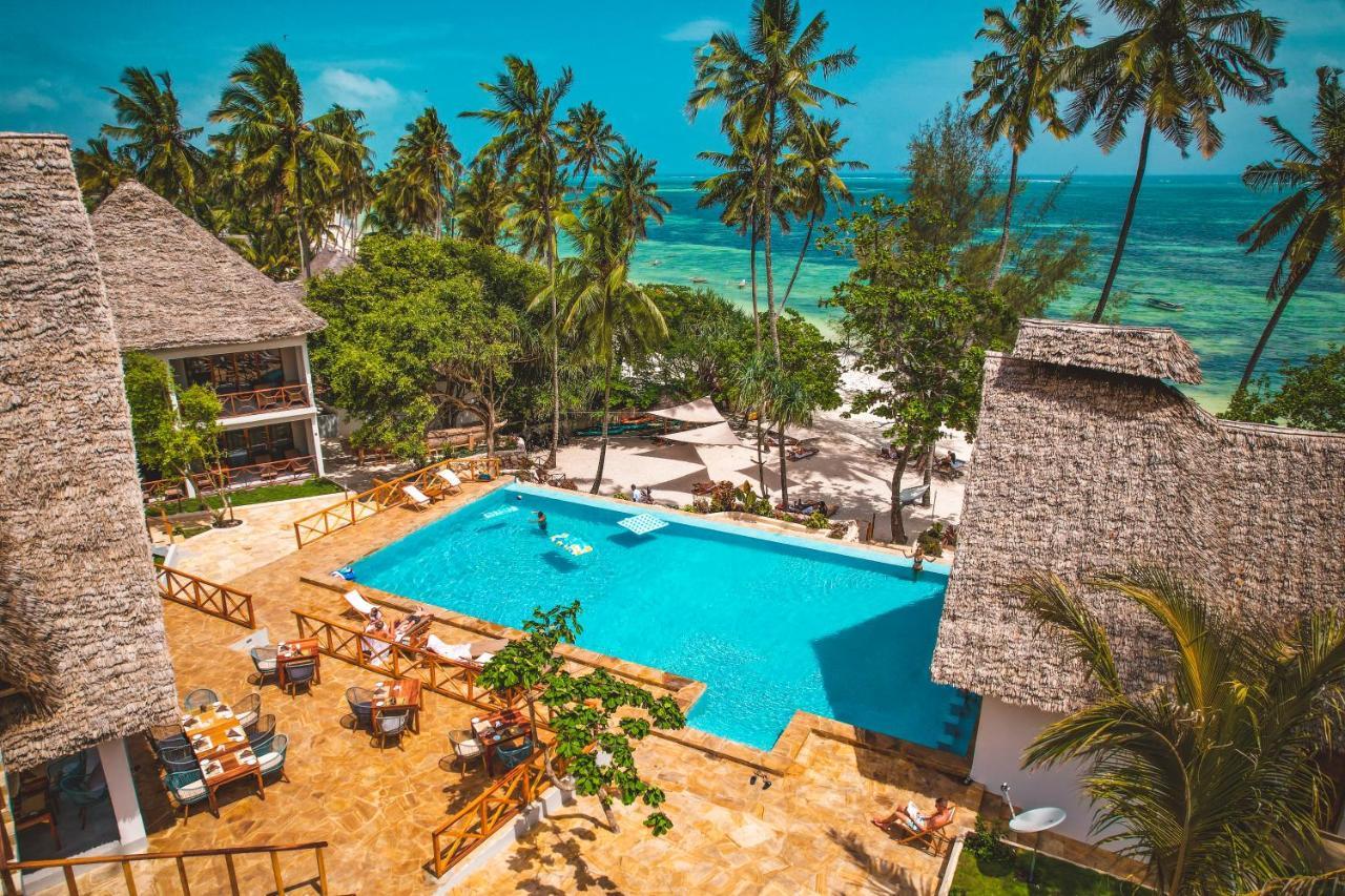 Zanzibella Hotel & Spa Kiwengwa  Bagian luar foto The swimming pool at the resort