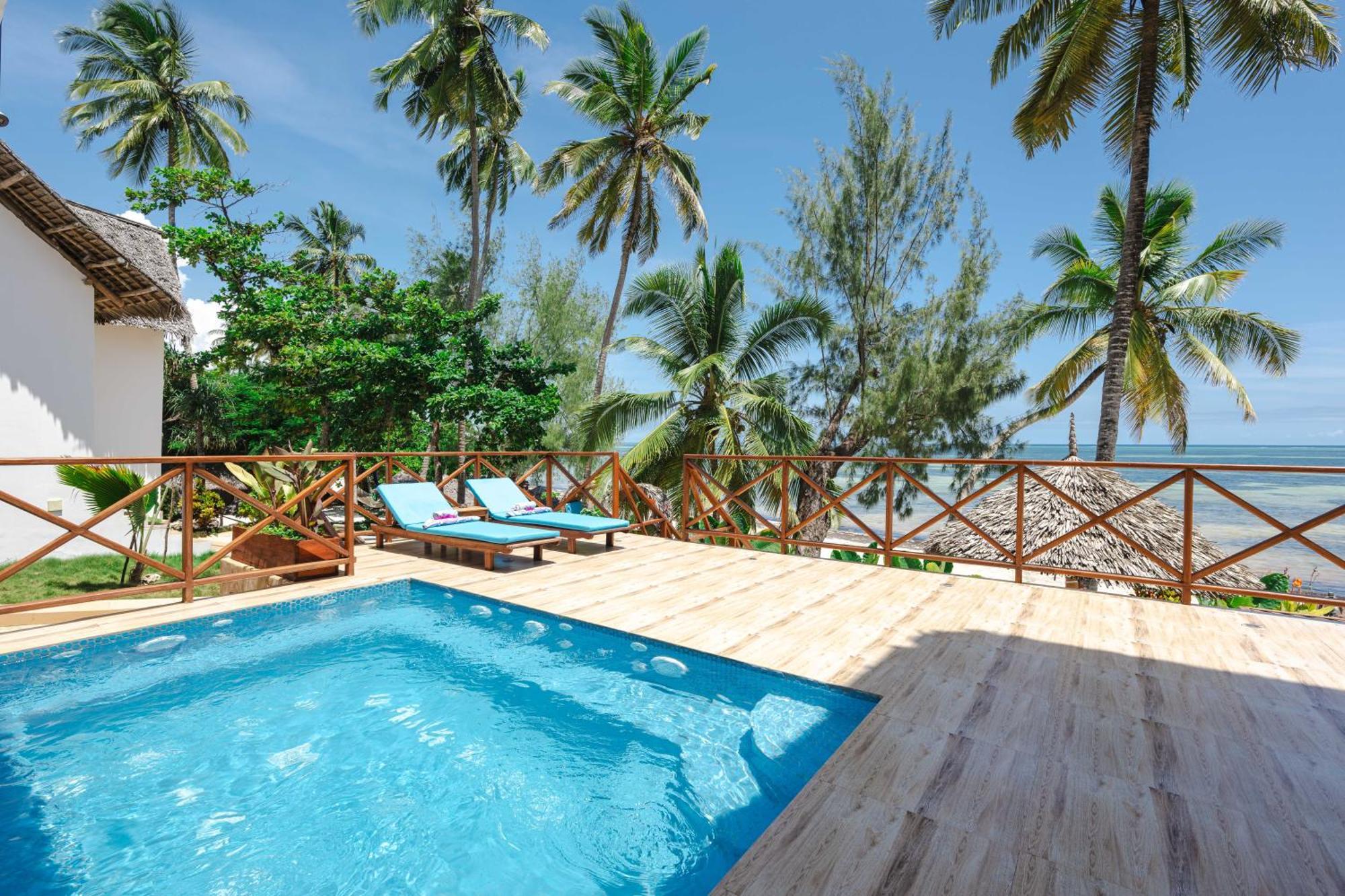 Zanzibella Hotel & Spa Kiwengwa  Bagian luar foto The swimming pool at the hotel