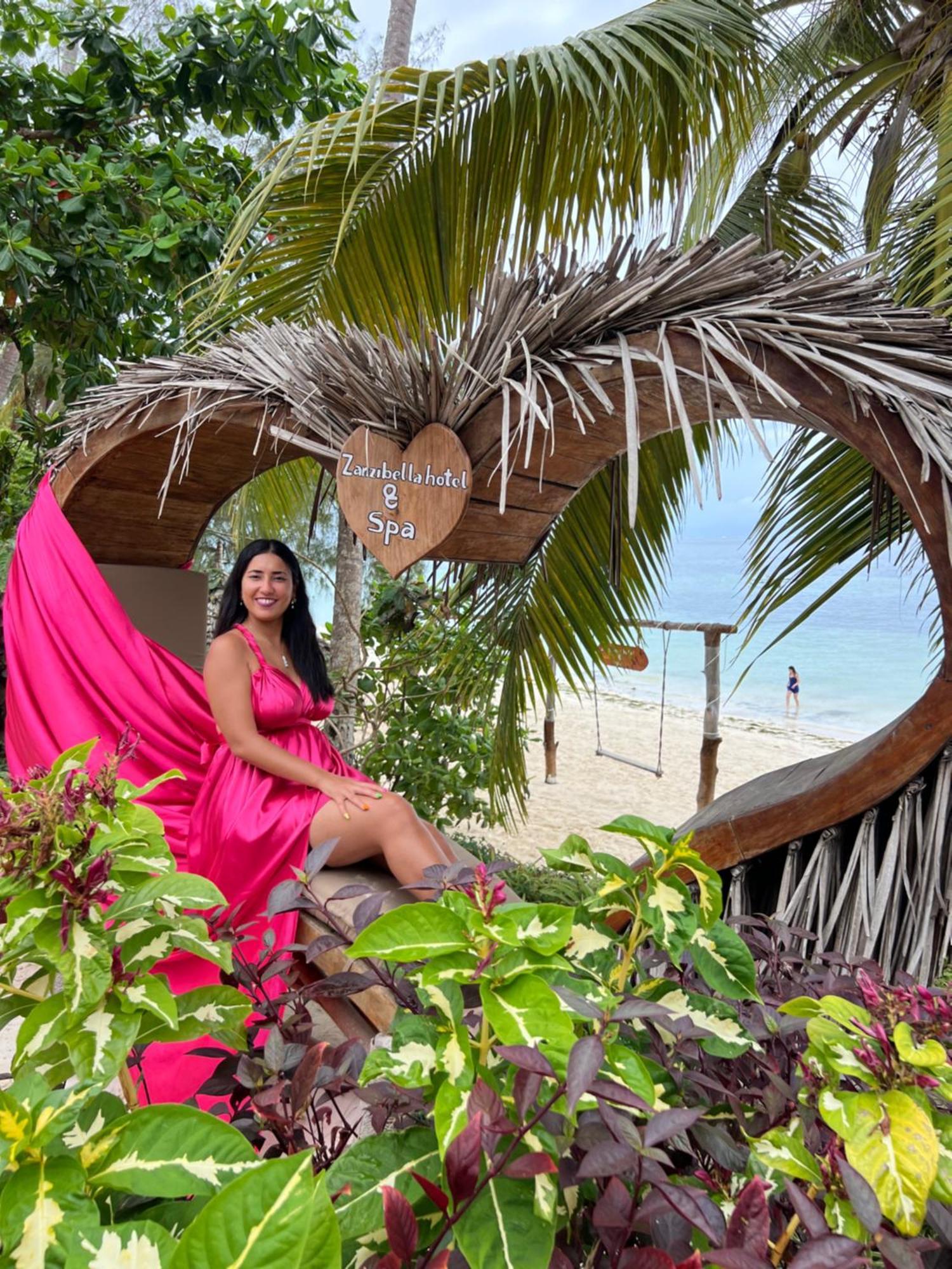 Zanzibella Hotel & Spa Kiwengwa  Bagian luar foto A tourist at the beach